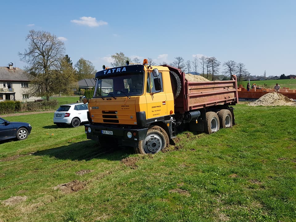 Traktor – bagr HIDROMEK 102S SUPRA