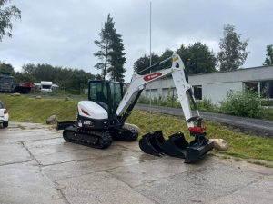 Traktor – bagr HIDROMEK 102S SUPRA